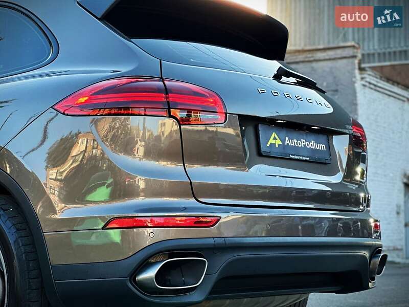 Внедорожник / Кроссовер Porsche Cayenne 2016 в Киеве фото 18 Внедорожник / Кроссовер Porsche Cayenne 2016 в Киеве