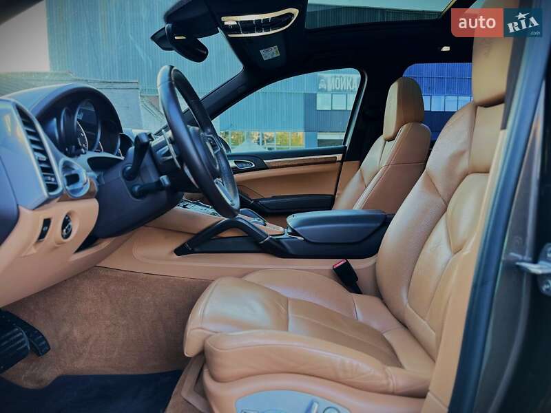 Внедорожник / Кроссовер Porsche Cayenne 2016 в Киеве фото 27 Внедорожник / Кроссовер Porsche Cayenne 2016 в Киеве
