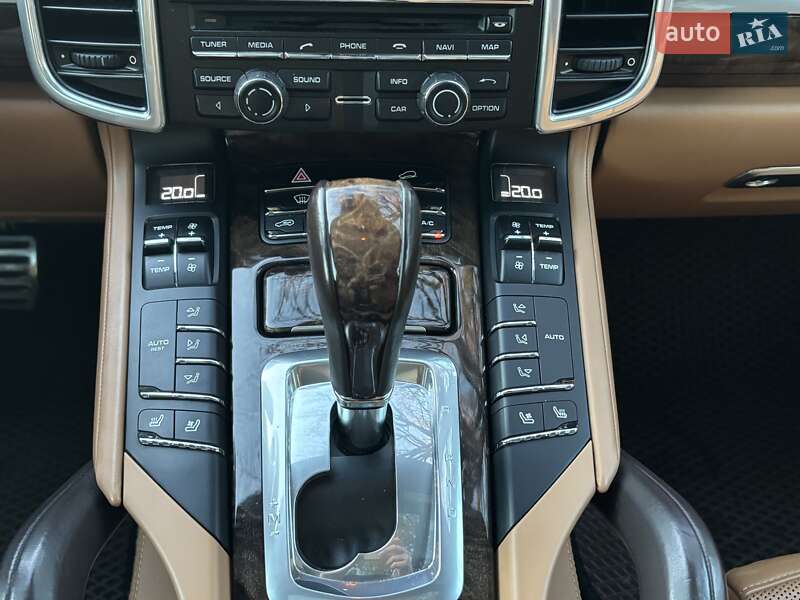 Позашляховик / Кросовер Porsche Cayenne 2015 в Києві фото 41 Позашляховик / Кросовер Porsche Cayenne 2015 в Києві