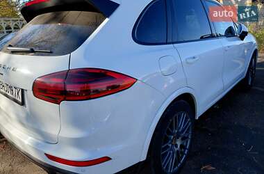 Внедорожник / Кроссовер Porsche Cayenne 2017 в Киеве