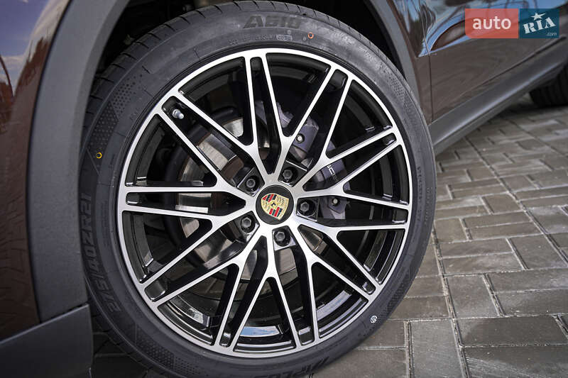 Внедорожник / Кроссовер Porsche Cayenne 2019 в Днепре