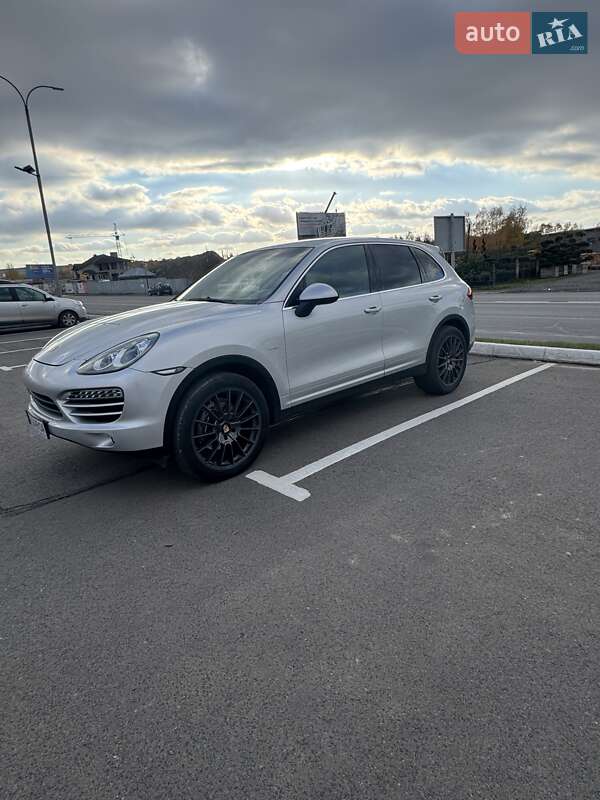 Внедорожник / Кроссовер Porsche Cayenne 2012 в Луцке