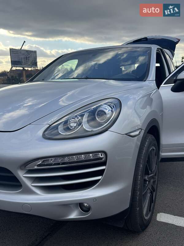 Внедорожник / Кроссовер Porsche Cayenne 2012 в Луцке
