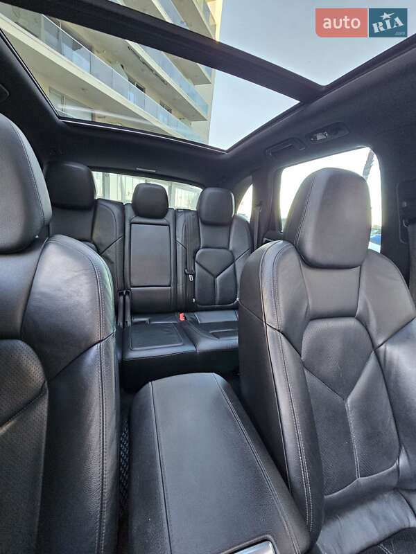 Внедорожник / Кроссовер Porsche Cayenne 2014 в Измаиле