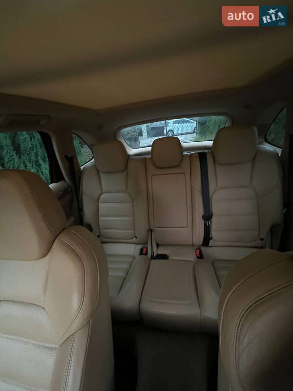 Позашляховик / Кросовер Porsche Cayenne 2012 в Чернівцях