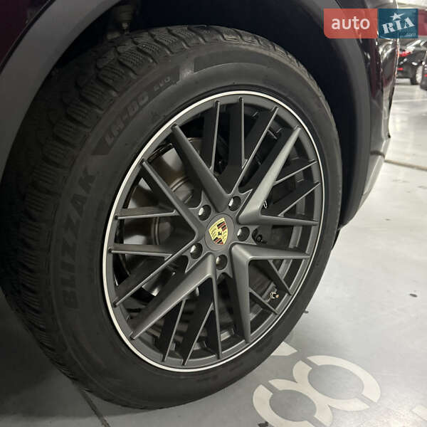 Внедорожник / Кроссовер Porsche Cayenne 2014 в Днепре