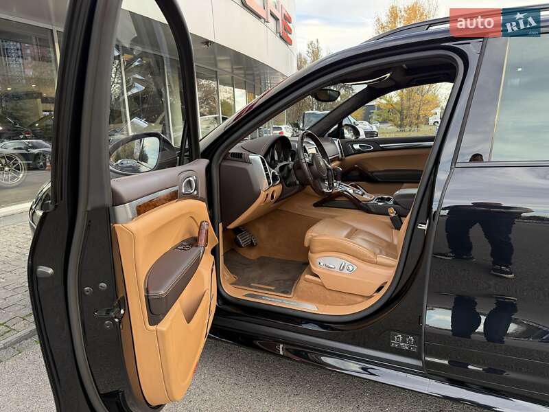 Позашляховик / Кросовер Porsche Cayenne 2013 в Дніпрі