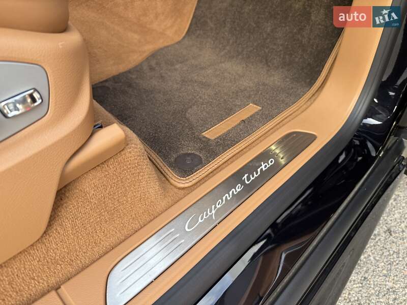 Позашляховик / Кросовер Porsche Cayenne 2013 в Дніпрі