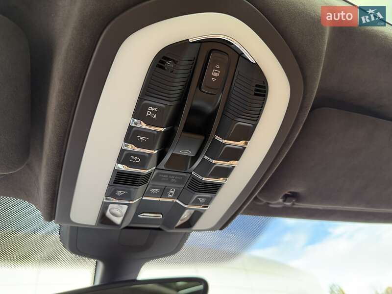 Позашляховик / Кросовер Porsche Cayenne 2013 в Дніпрі