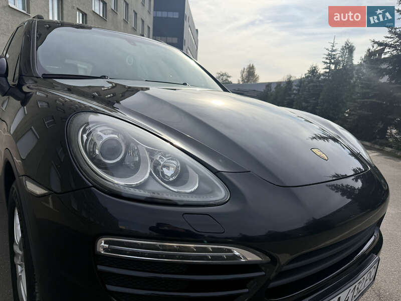 Внедорожник / Кроссовер Porsche Cayenne 2011 в Киеве