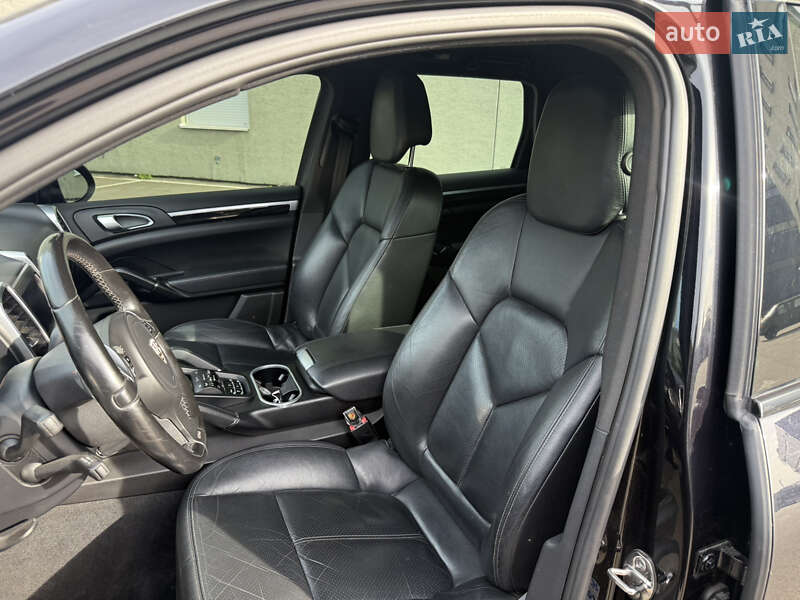 Внедорожник / Кроссовер Porsche Cayenne 2011 в Киеве