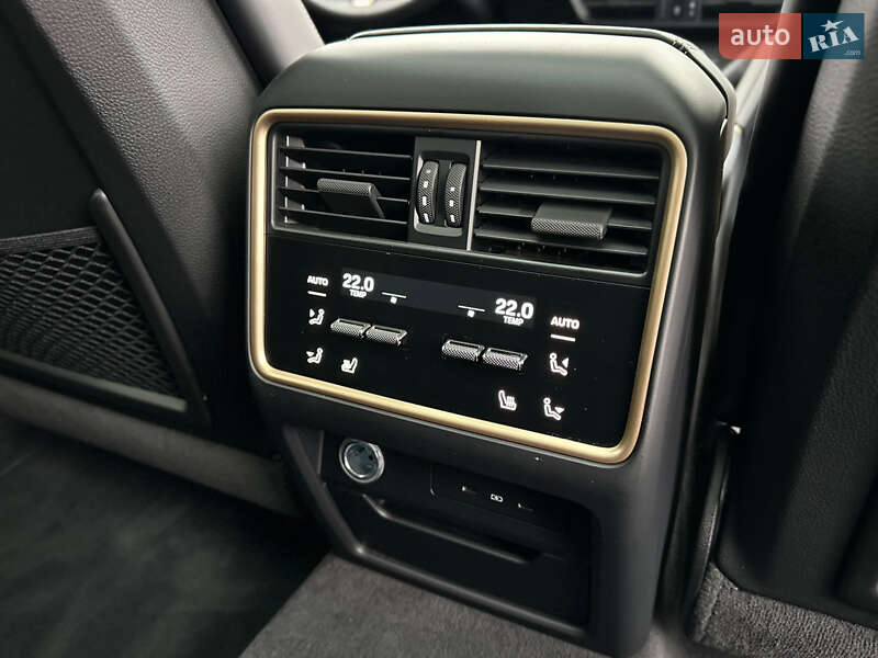 Позашляховик / Кросовер Porsche Cayenne 2024 в Києві