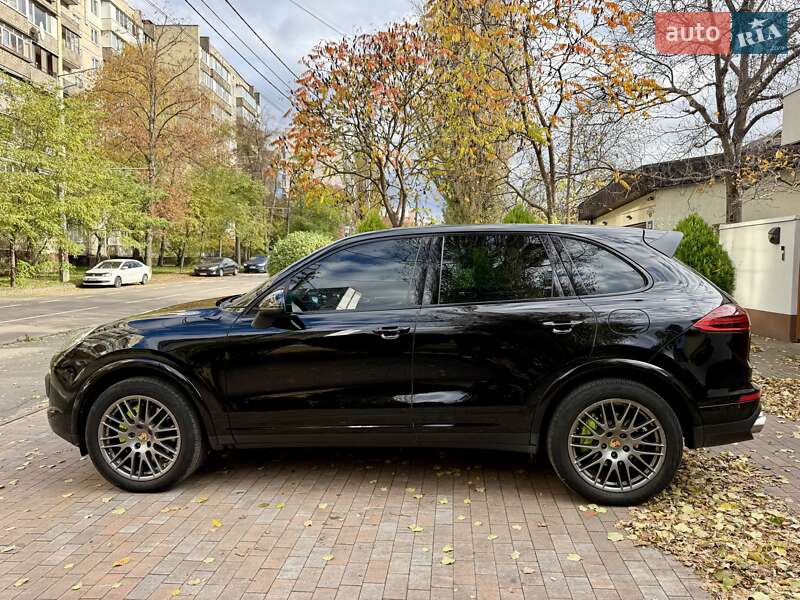 Внедорожник / Кроссовер Porsche Cayenne 2016 в Киеве фото 4 Внедорожник / Кроссовер Porsche Cayenne 2016 в Киеве