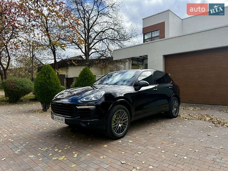 Внедорожник / Кроссовер Porsche Cayenne 2016 в Киеве фото 2 Внедорожник / Кроссовер Porsche Cayenne 2016 в Киеве
