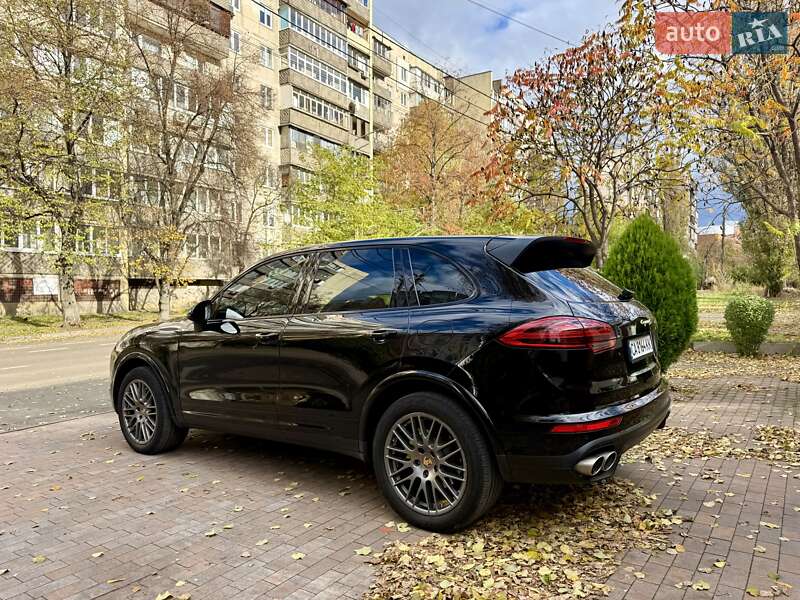 Внедорожник / Кроссовер Porsche Cayenne 2016 в Киеве фото 5 Внедорожник / Кроссовер Porsche Cayenne 2016 в Киеве