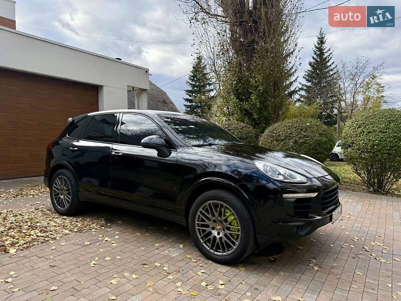 Внедорожник / Кроссовер Porsche Cayenne 2016 в Киеве фото 13 Внедорожник / Кроссовер Porsche Cayenne 2016 в Киеве