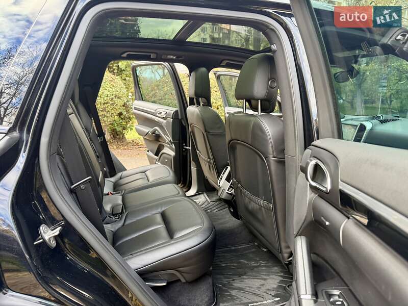 Внедорожник / Кроссовер Porsche Cayenne 2016 в Киеве фото 42 Внедорожник / Кроссовер Porsche Cayenne 2016 в Киеве