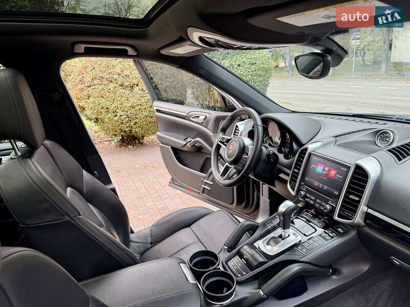 Внедорожник / Кроссовер Porsche Cayenne 2016 в Киеве фото 59 Внедорожник / Кроссовер Porsche Cayenne 2016 в Киеве