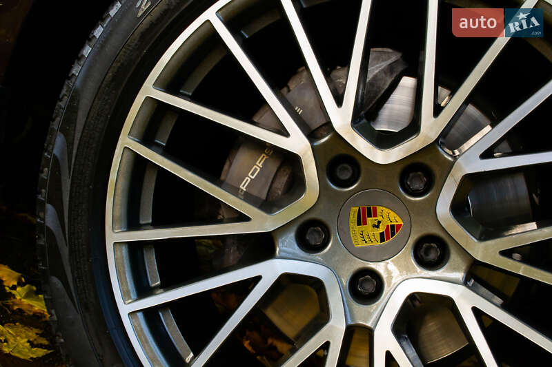 Внедорожник / Кроссовер Porsche Cayenne 2018 в Киеве