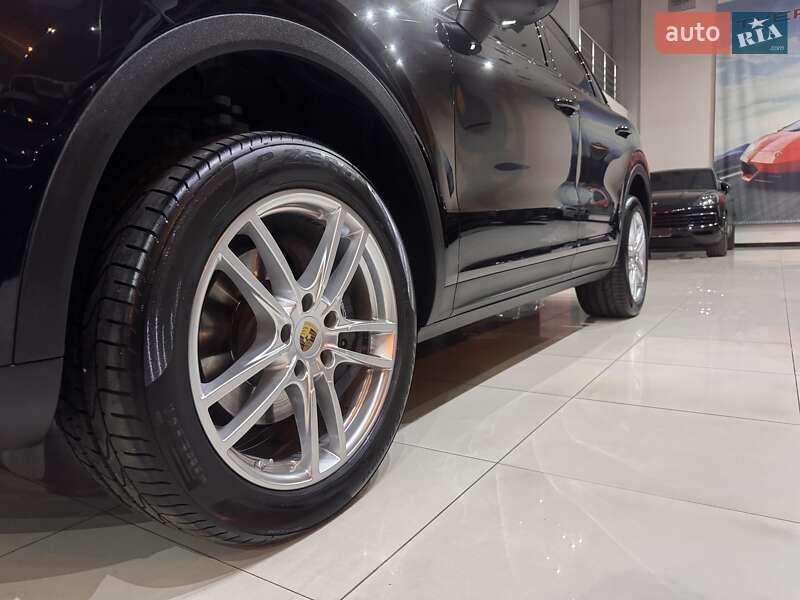 Внедорожник / Кроссовер Porsche Cayenne 2019 в Одессе