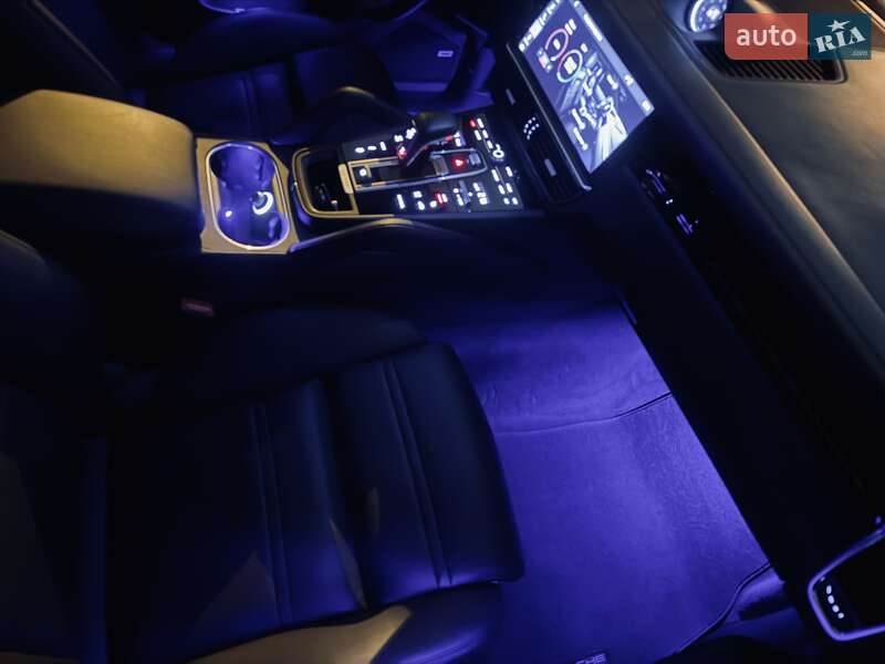 Внедорожник / Кроссовер Porsche Cayenne 2019 в Одессе
