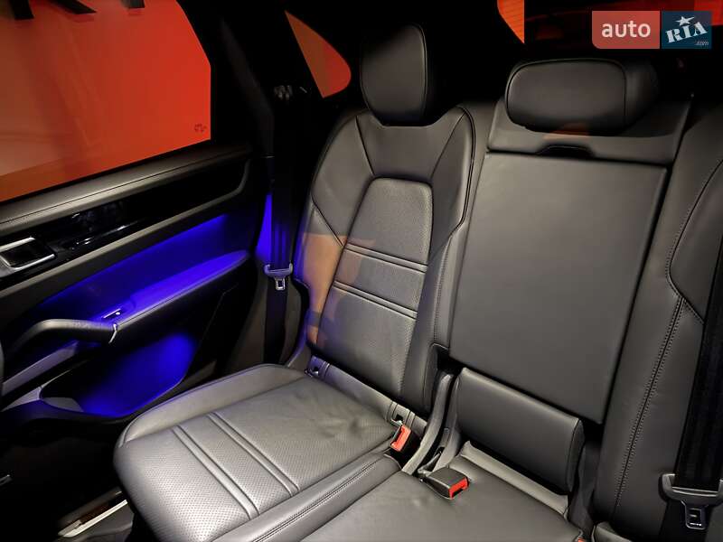 Внедорожник / Кроссовер Porsche Cayenne 2019 в Одессе