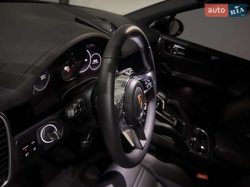 Внедорожник / Кроссовер Porsche Cayenne 2019 в Одессе