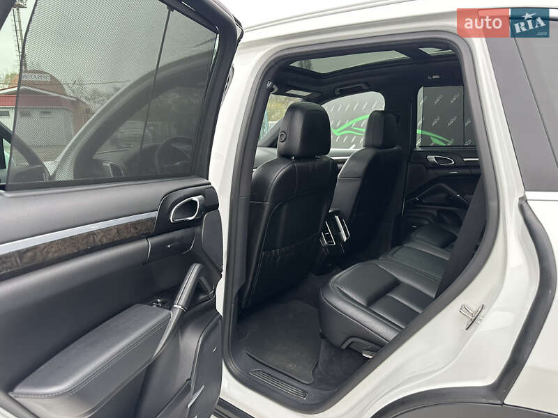 Внедорожник / Кроссовер Porsche Cayenne 2016 в Киеве фото 18 Внедорожник / Кроссовер Porsche Cayenne 2016 в Киеве