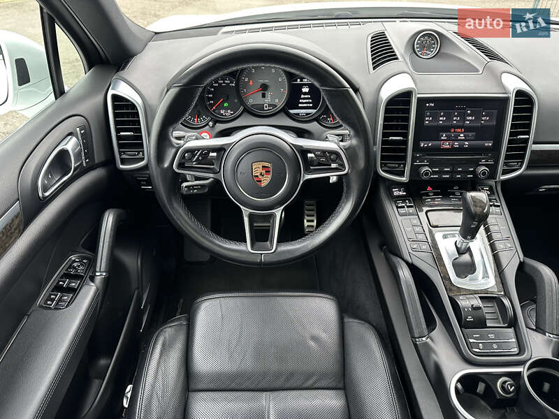 Внедорожник / Кроссовер Porsche Cayenne 2016 в Киеве фото 22 Внедорожник / Кроссовер Porsche Cayenne 2016 в Киеве