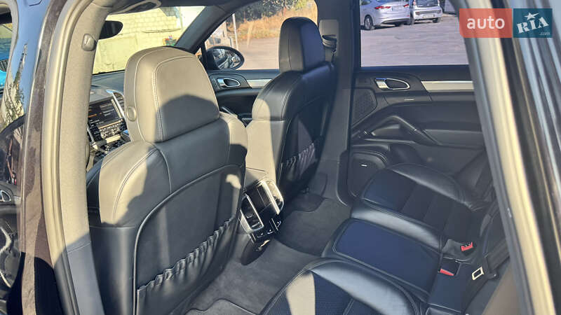 Позашляховик / Кросовер Porsche Cayenne 2010 в Дніпрі