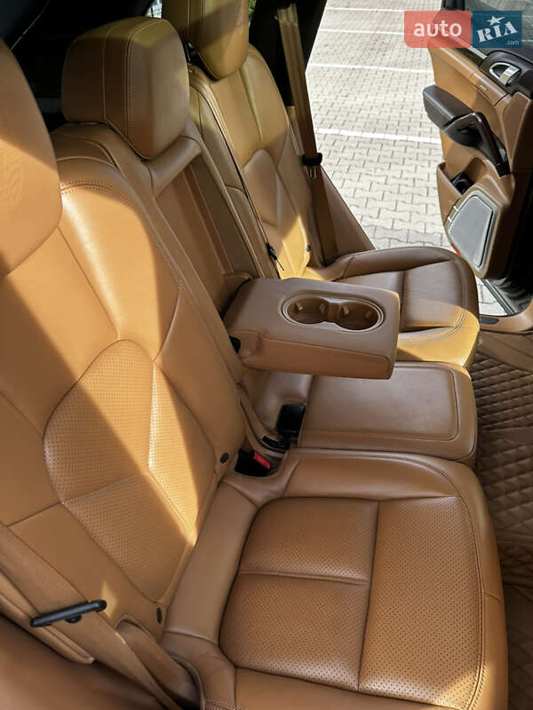 Позашляховик / Кросовер Porsche Cayenne 2015 в Києві