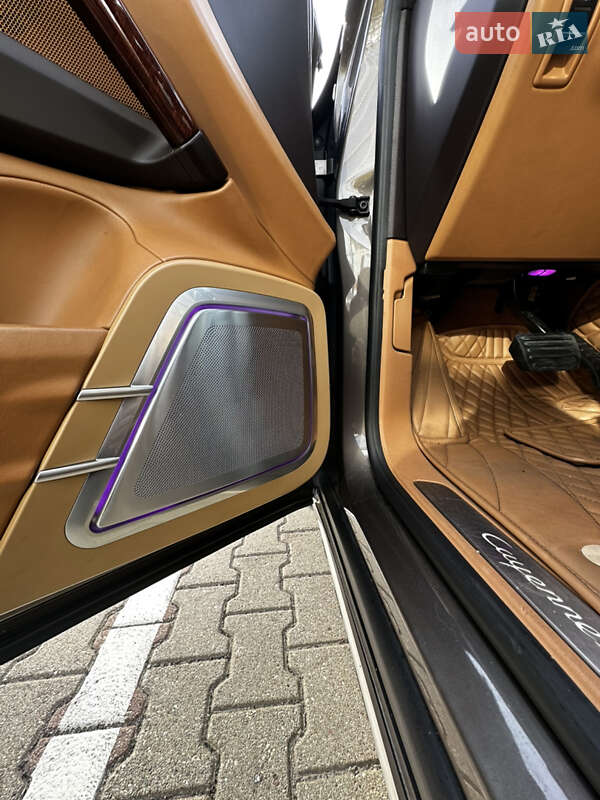 Позашляховик / Кросовер Porsche Cayenne 2015 в Києві