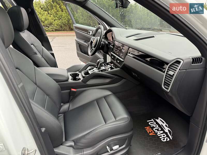 Позашляховик / Кросовер Porsche Cayenne 2020 в Києві