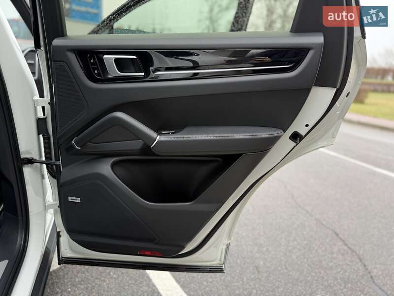 Позашляховик / Кросовер Porsche Cayenne 2020 в Києві
