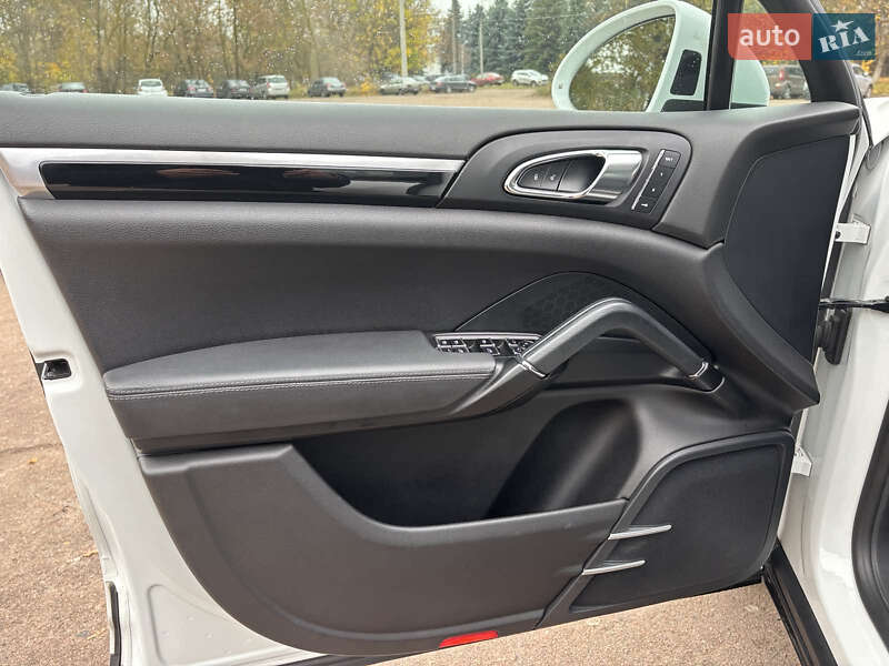 Позашляховик / Кросовер Porsche Cayenne 2015 в Ніжині