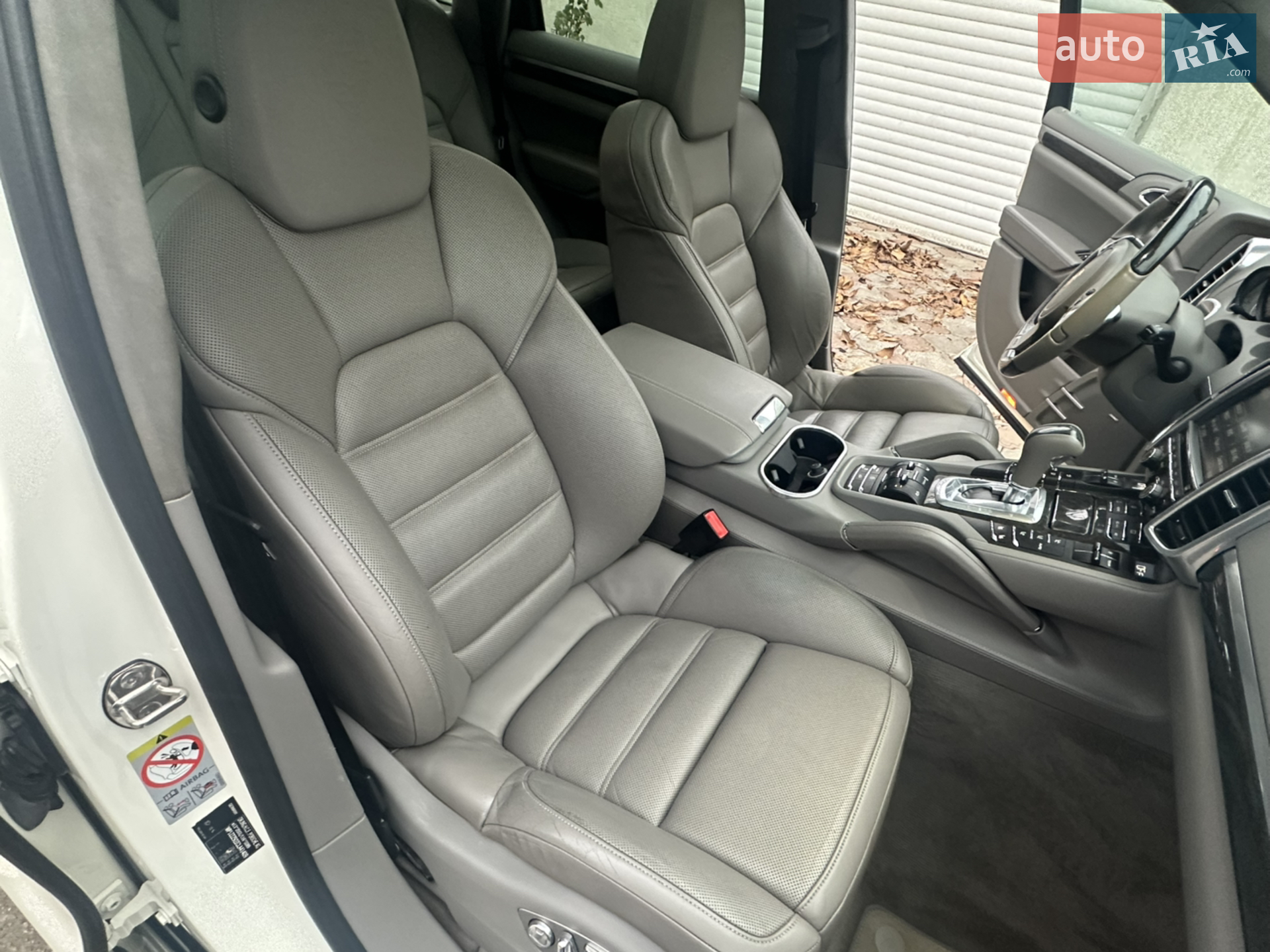 2011 Porsche Cayenne - мініатюра 22