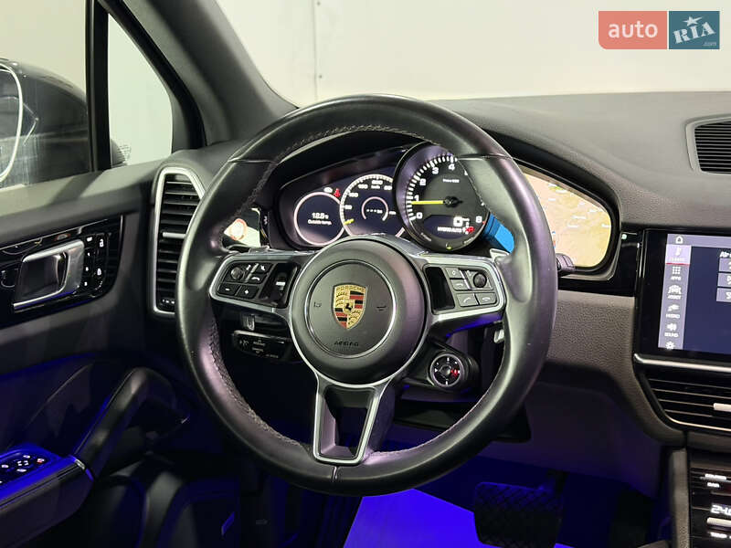 Позашляховик / Кросовер Porsche Cayenne 2019 в Одесі