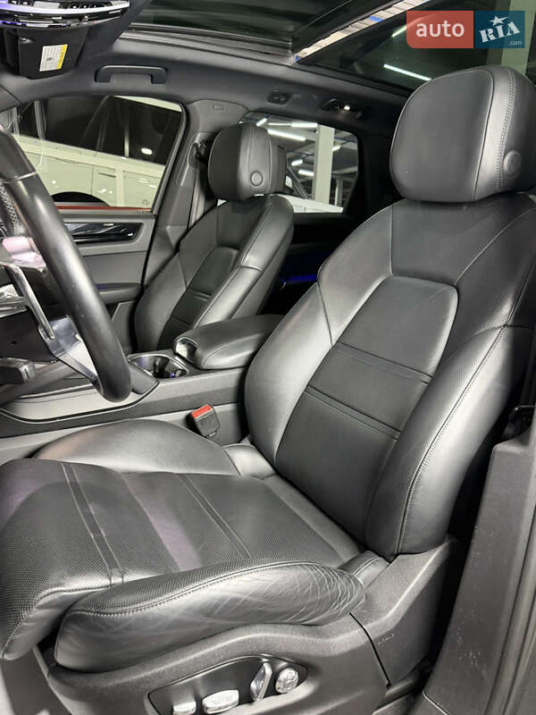 Позашляховик / Кросовер Porsche Cayenne 2019 в Одесі