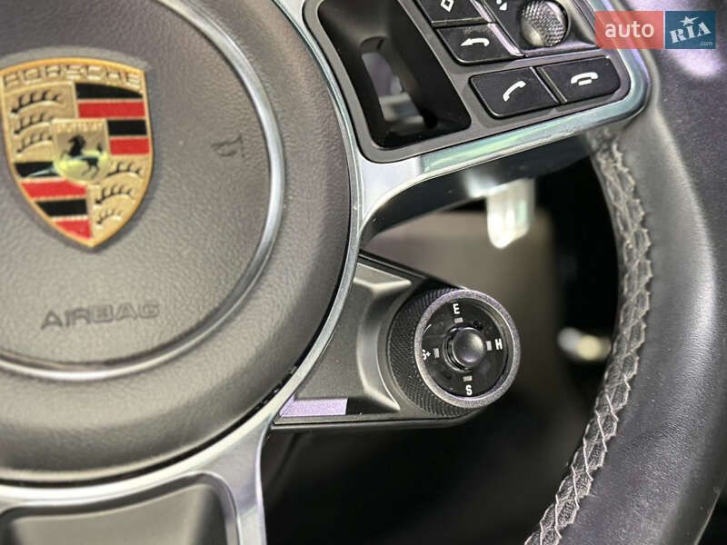 Позашляховик / Кросовер Porsche Cayenne 2019 в Одесі