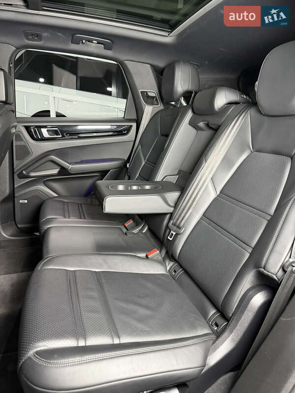 Позашляховик / Кросовер Porsche Cayenne 2019 в Одесі