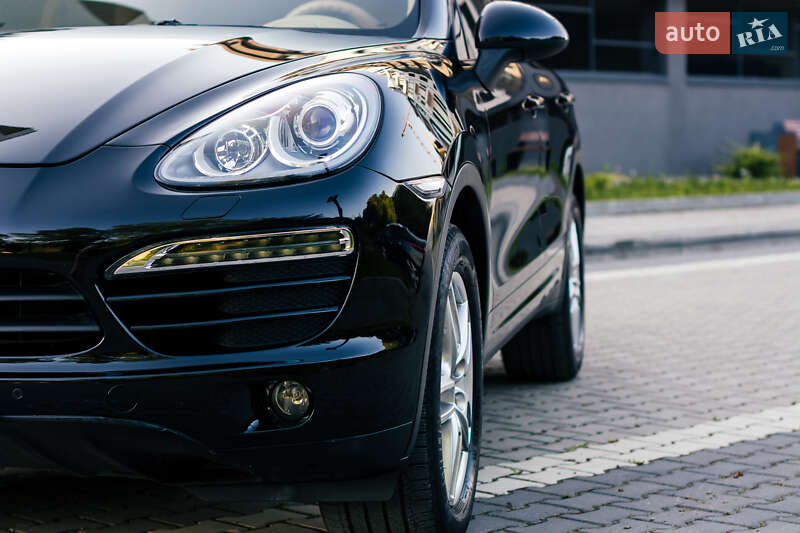 Позашляховик / Кросовер Porsche Cayenne 2012 в Івано-Франківську