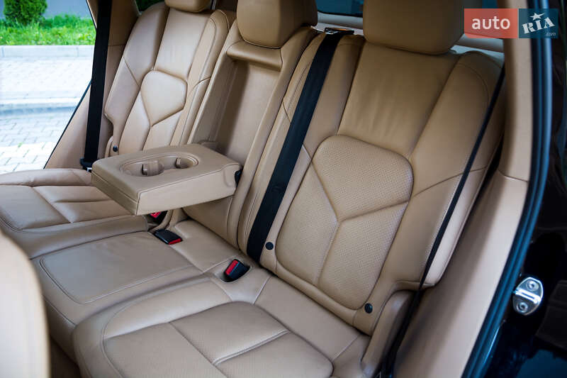 Позашляховик / Кросовер Porsche Cayenne 2012 в Івано-Франківську