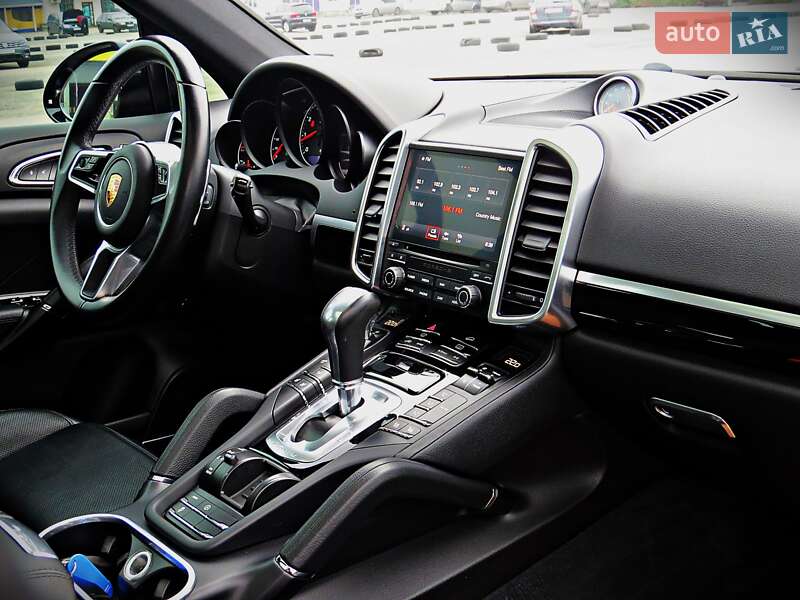 Позашляховик / Кросовер Porsche Cayenne 2017 в Черкасах