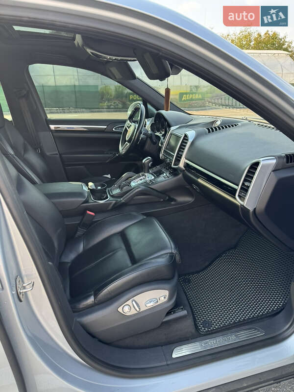 Позашляховик / Кросовер Porsche Cayenne 2015 в Самборі