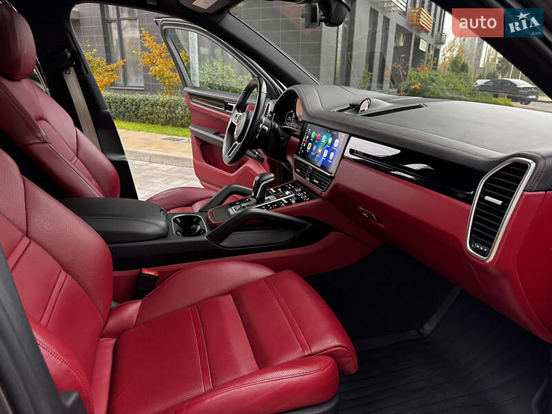 Внедорожник / Кроссовер Porsche Cayenne 2019 в Киеве