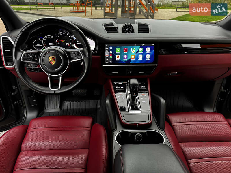 Внедорожник / Кроссовер Porsche Cayenne 2019 в Киеве