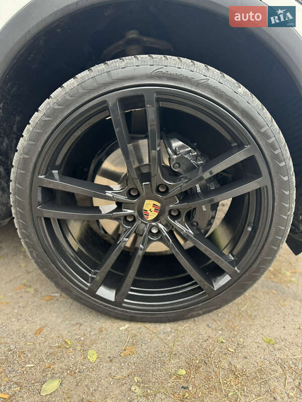 Внедорожник / Кроссовер Porsche Cayenne 2012 в Днепре