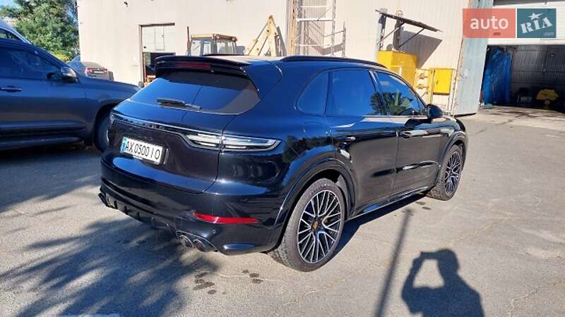 Внедорожник / Кроссовер Porsche Cayenne 2019 в Киеве