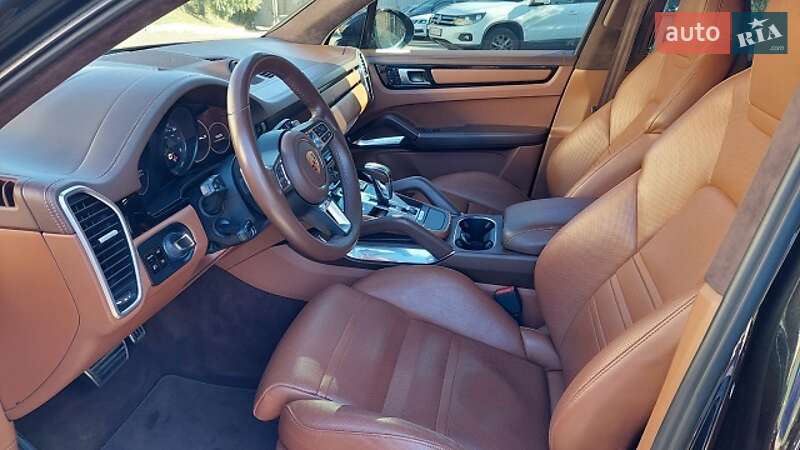 Внедорожник / Кроссовер Porsche Cayenne 2019 в Киеве