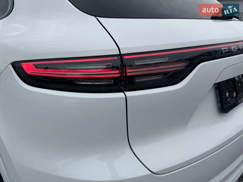 Внедорожник / Кроссовер Porsche Cayenne 2018 в Тернополе